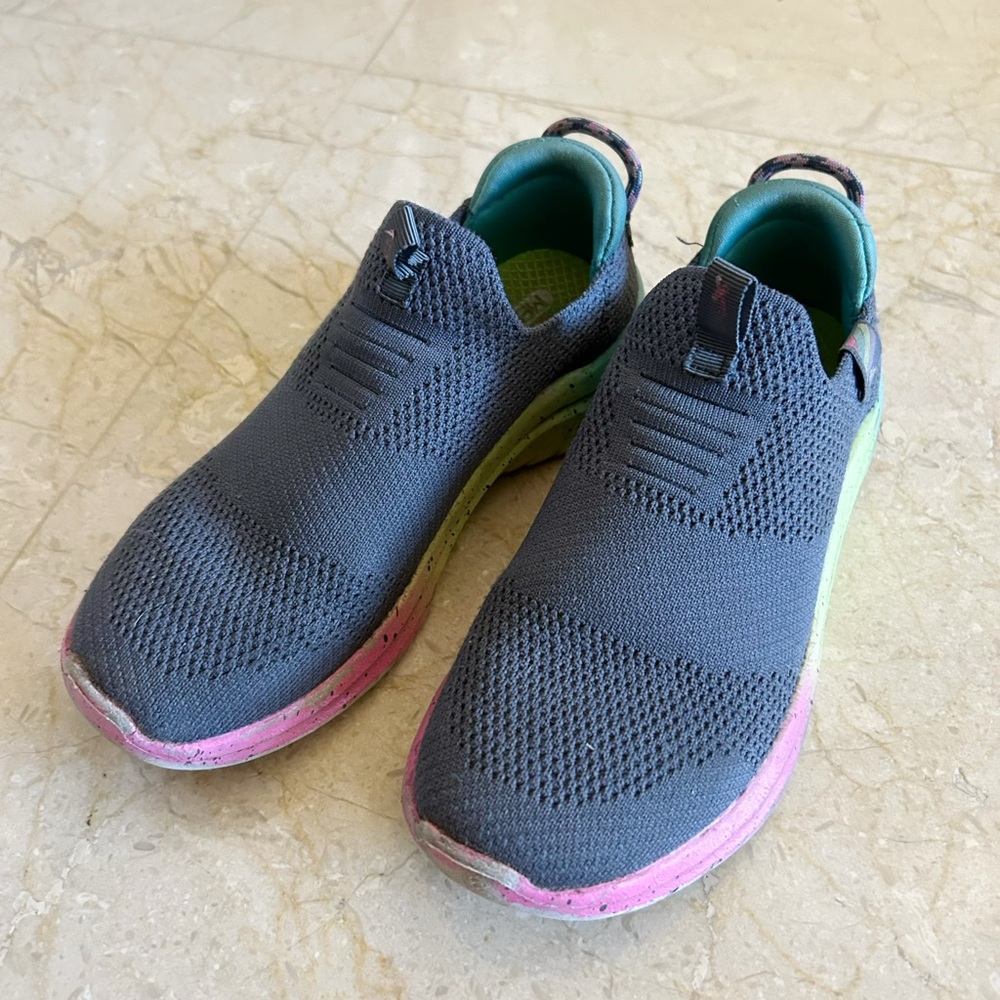 Sketcher girls memory foam rainbow sneaker shoes